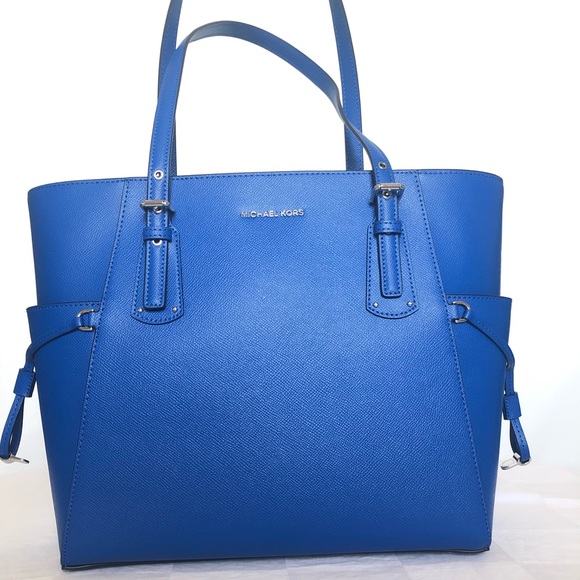 Michael Kors Handbags - NWT MICHAEL KORS TOTE